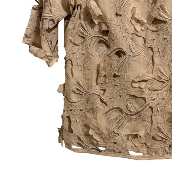 BCBG MaxAzria Tan Floral Appliqué Laser Cut Silk Blend Short Sleeve Top M - Picture 8 of 8